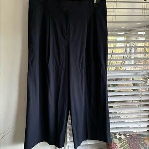 Ann Taylor Wide-Leg Cropped Pants in Navy